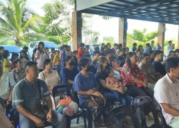 Umat gereja diberi penjelasan tema Hari Komunikasi Sosial Sedunia ke-58